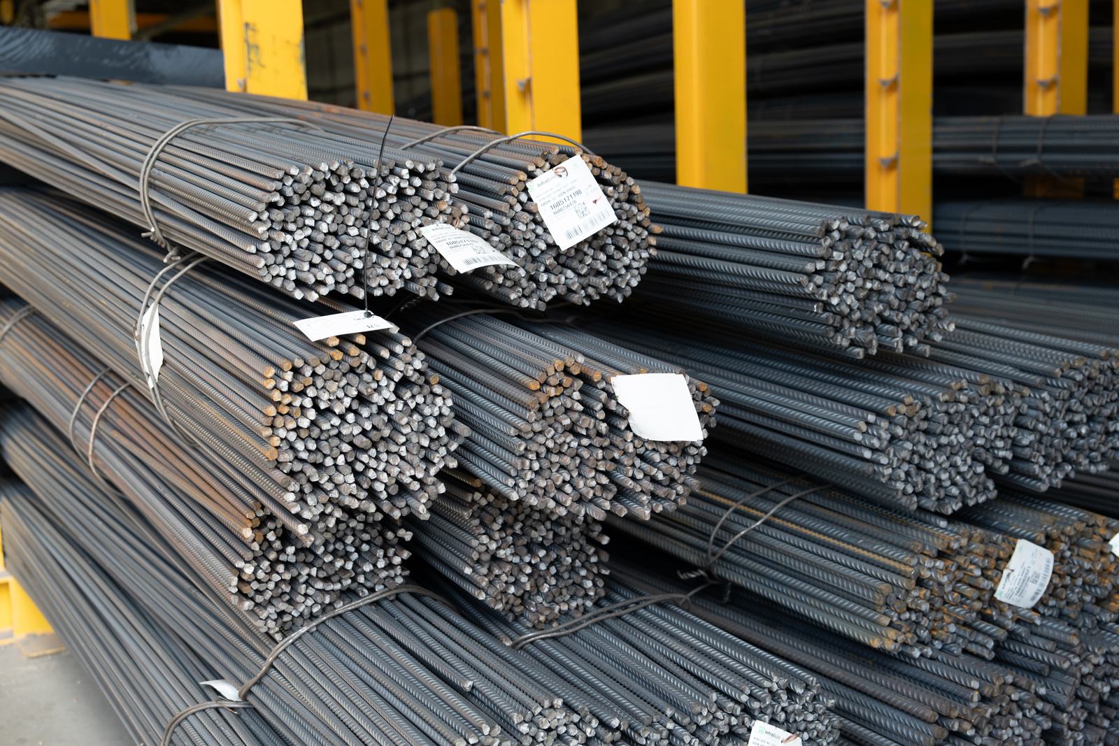 Deformed reinforcing bar bundles